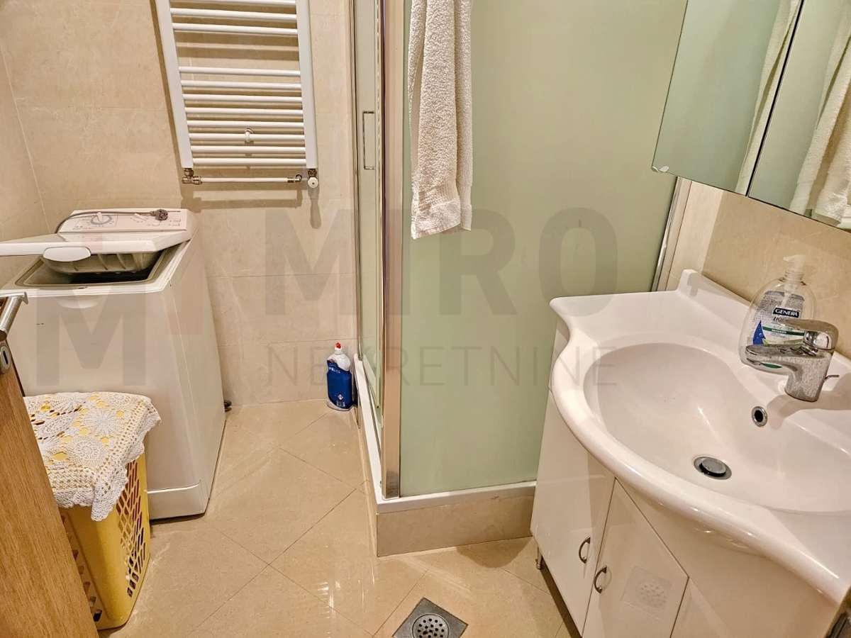 Malinska, komforten apartma prva vrsta do morja, PRODAJA!