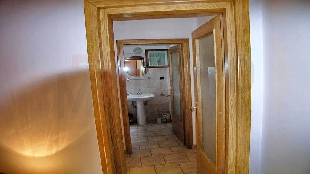 Malinska, hiša z 2 apartmajema, prva vrsta do morja, PRODAJA!