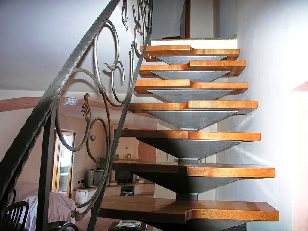 Malinska, hiša z 2 apartmajema, prva vrsta do morja, PRODAJA!