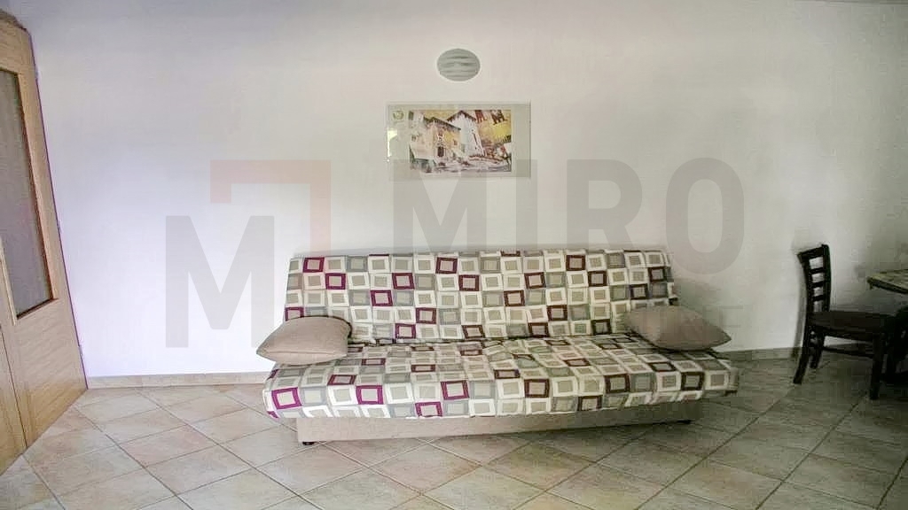 Malinska, hiša z 2 apartmajema, prva vrsta do morja, PRODAJA!