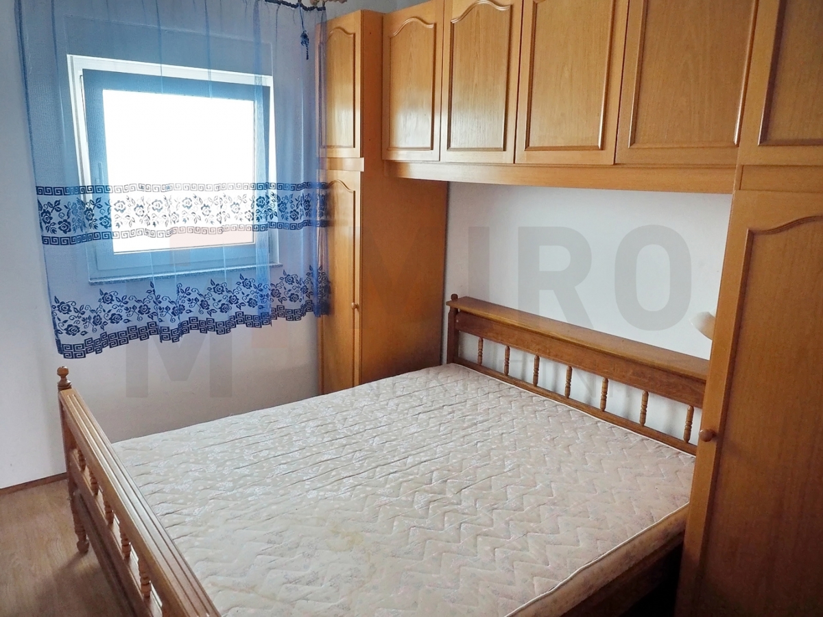 Šilo, samostojna hiša s 5 apartmaji v bližini plaže, PRODAJA!