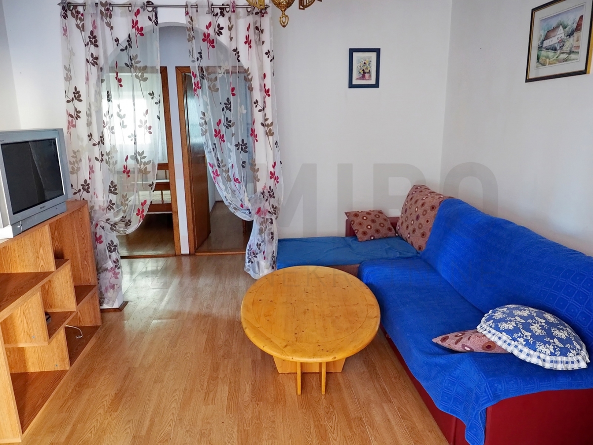 Šilo, samostojna hiša s 5 apartmaji v bližini plaže, PRODAJA!
