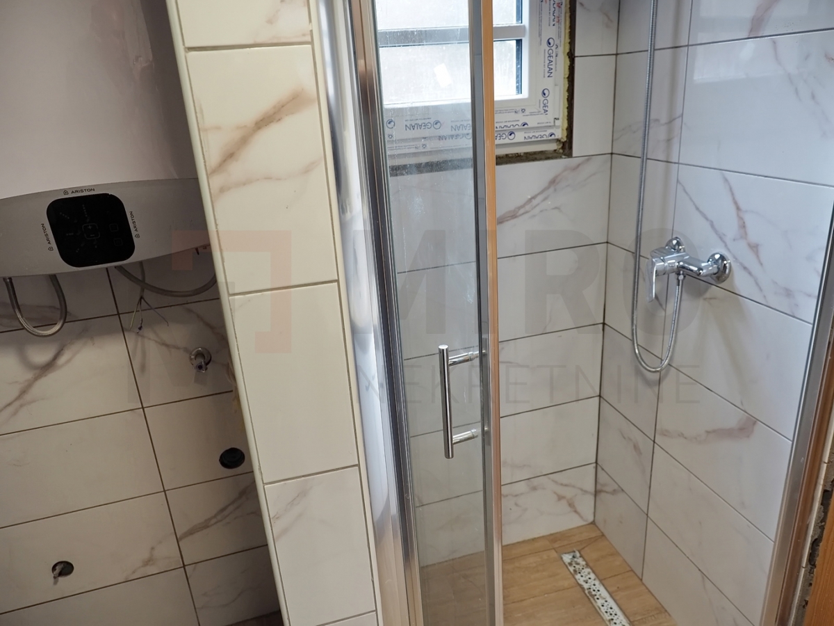 Krk, Šotovento, prenovljena kamnita hiša v nizu, mirna lokacija!