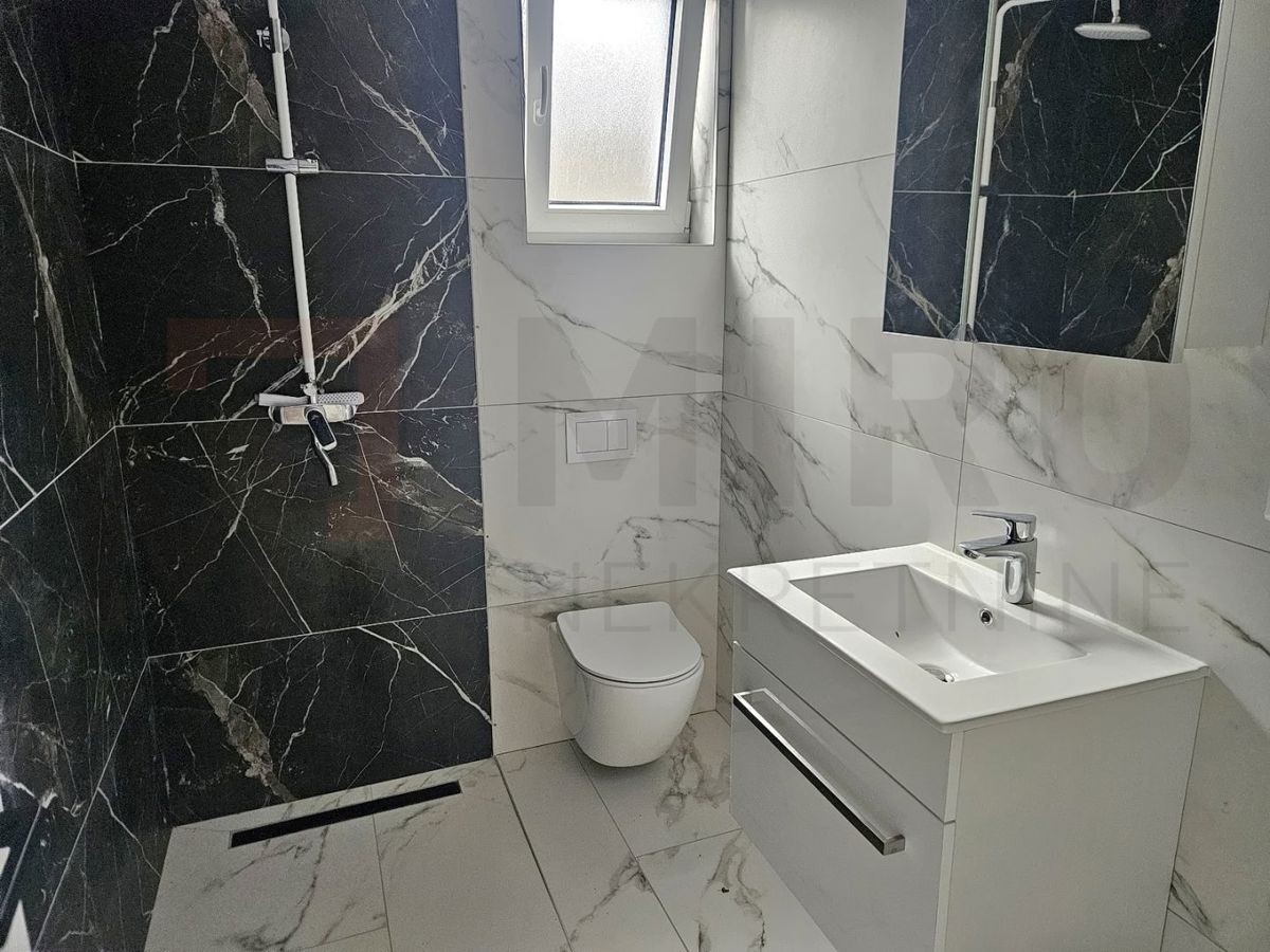 Uvala Soline, novo stanovanje v 2. nadstropju obdano z zelenjem, PRODAJA!