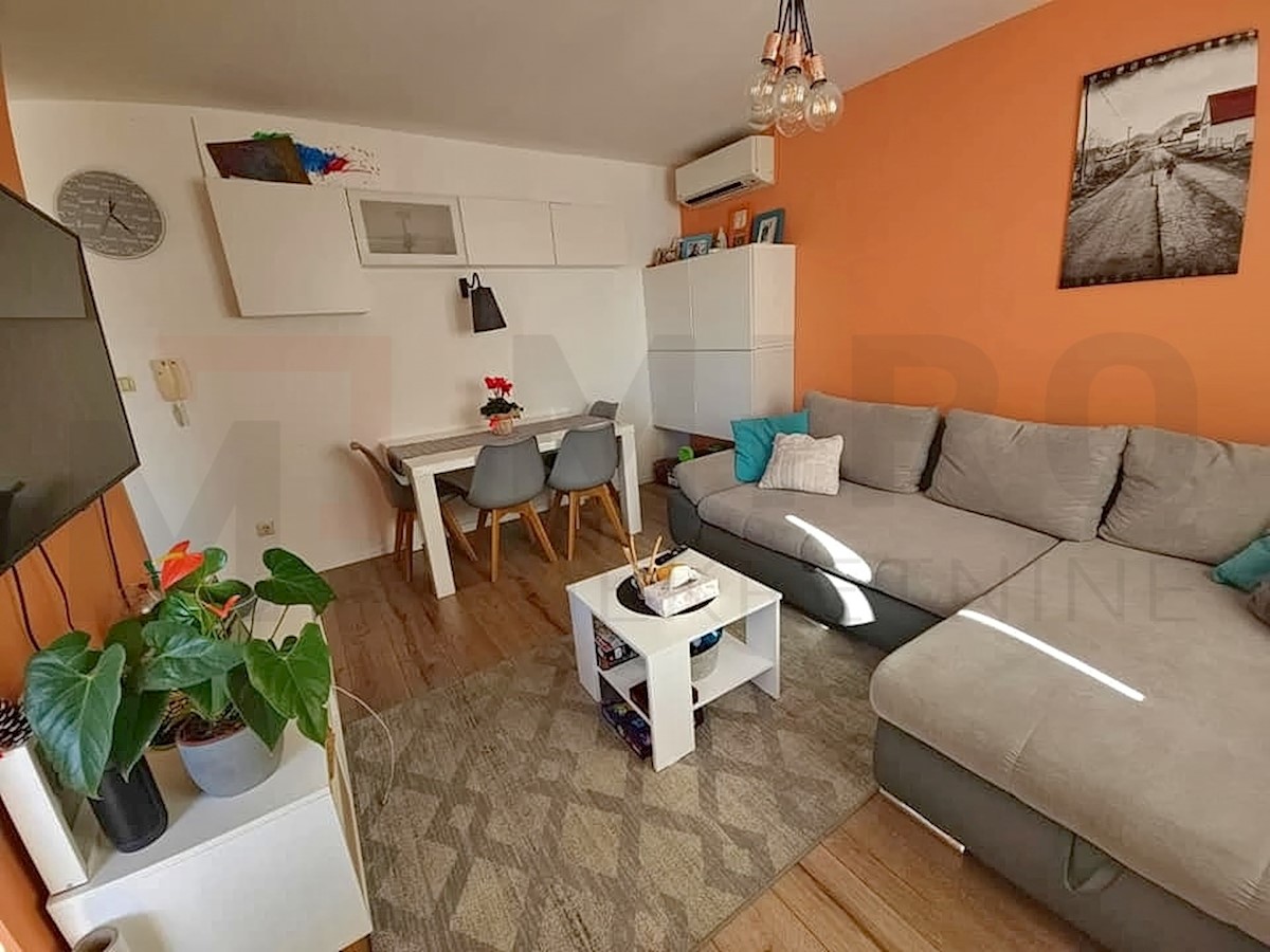 Mesto Krk, opremljen dvosobni apartma na odlični lokaciji, PRODAJA!