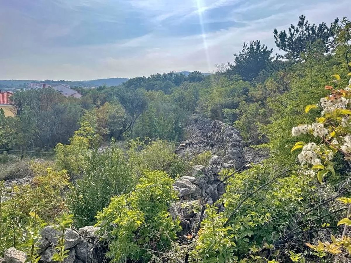 Vrbnik, building plot with a panoramic view of the sea!