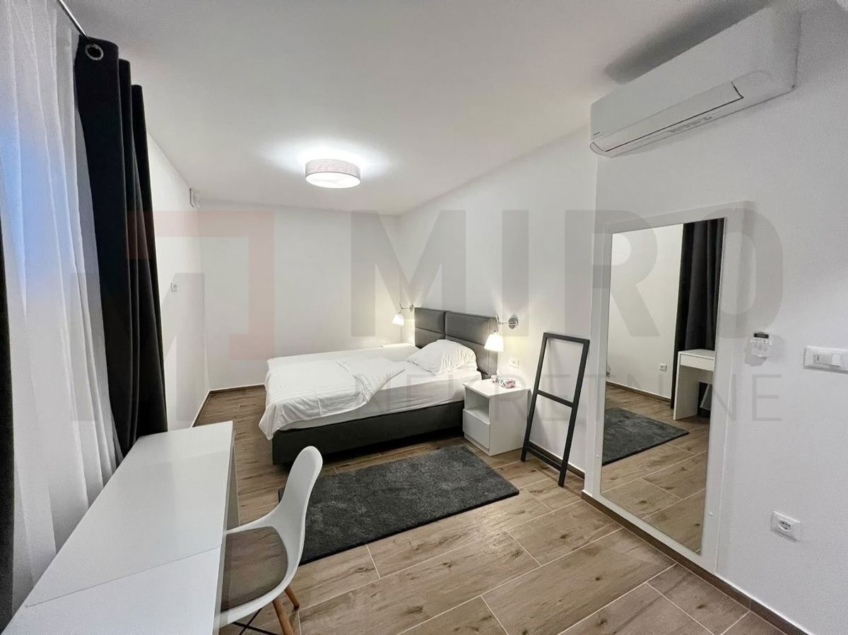Malinska, opremljen dvoetažni apartma z vrtom in bazenom!
