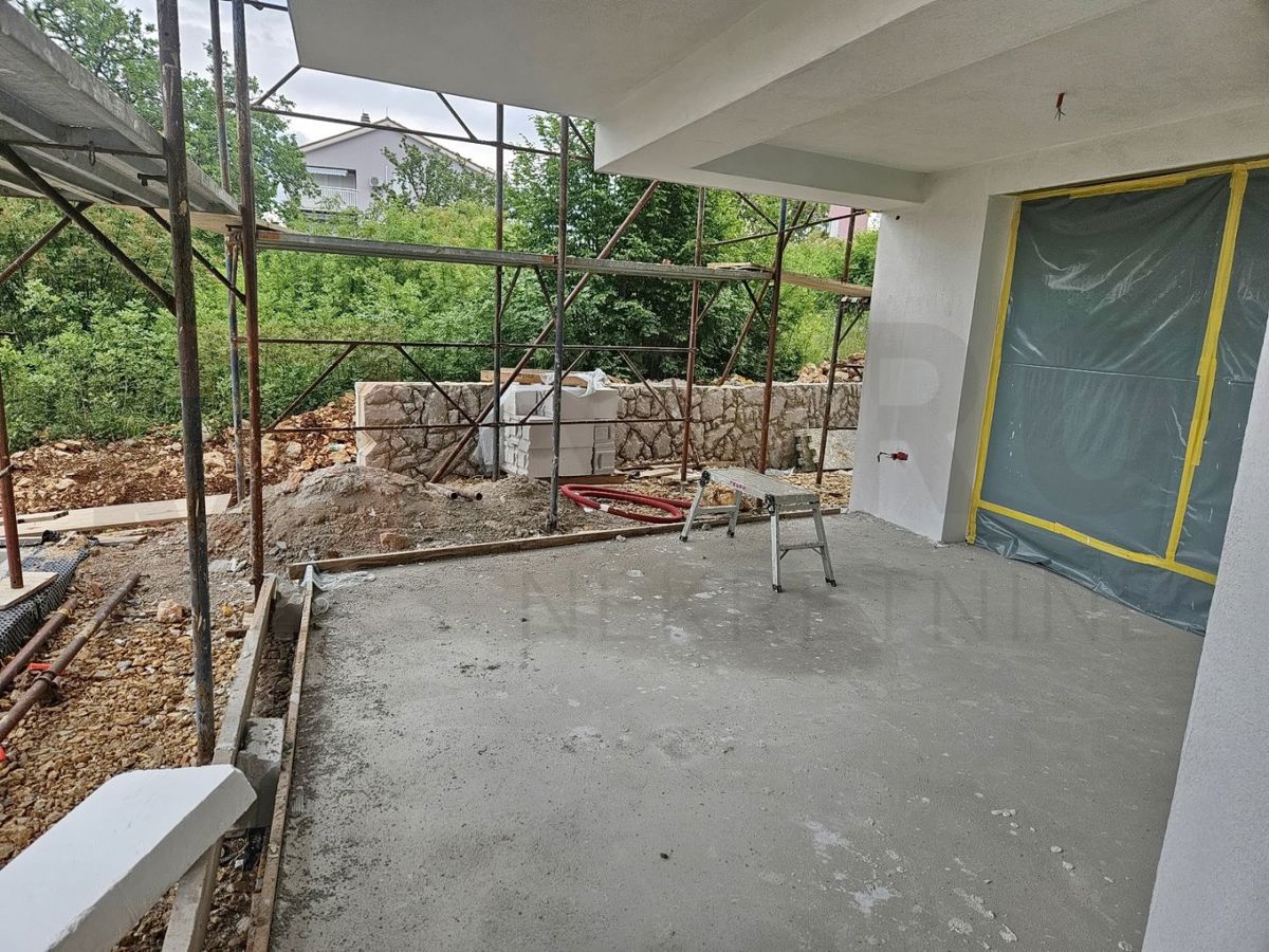 Uvala Soline, nova polsamostojna hiša z bazenom v bližini morja, PRODAJA!
