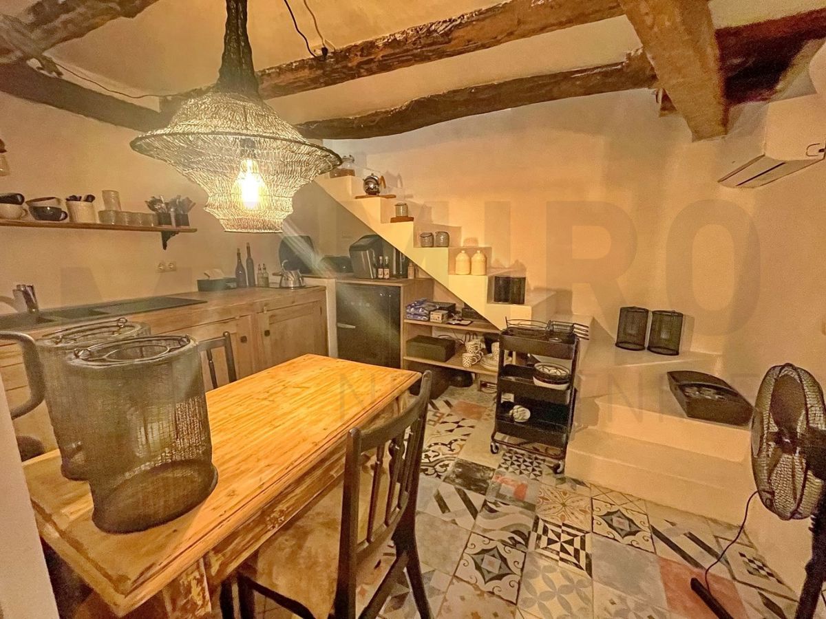 Vrbnik, kamnita hiša v starem mestnem jedru, NAPRODAJ!