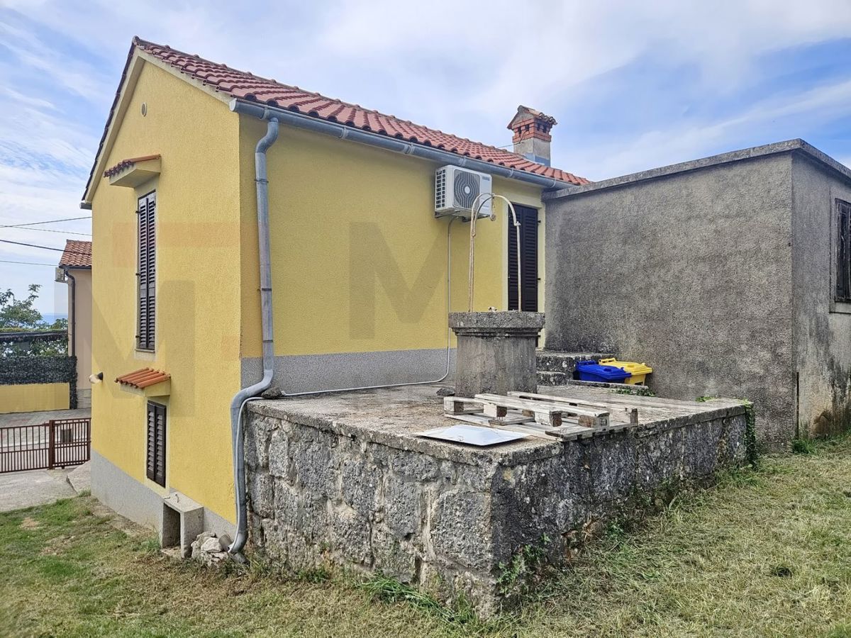 Malinska, kamnita hiša s čudovitim vrtom na mirni lokaciji!