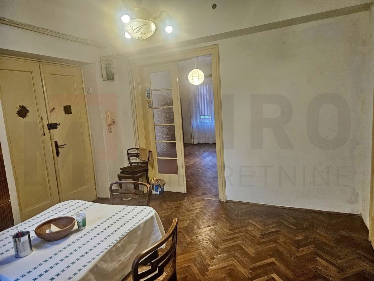 Zagreb, Britanski trg, udobno stanovanje v 2. nadstropju, PRODAMO!