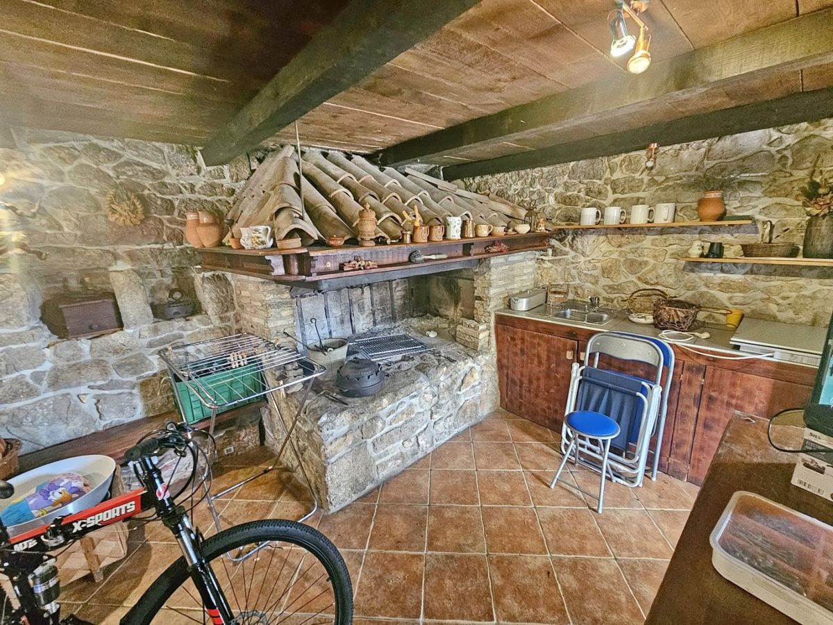 Malinska,  prenovljena kamnita hiša z bazenom!