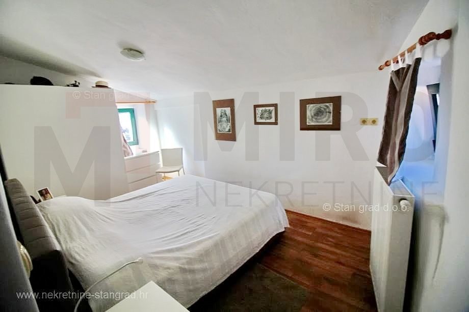 Malinska, ekskluzivno prenovljena kamnita hiša z bazenom!