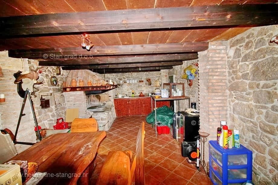 Malinska, ekskluzivno prenovljena kamnita hiša z bazenom!