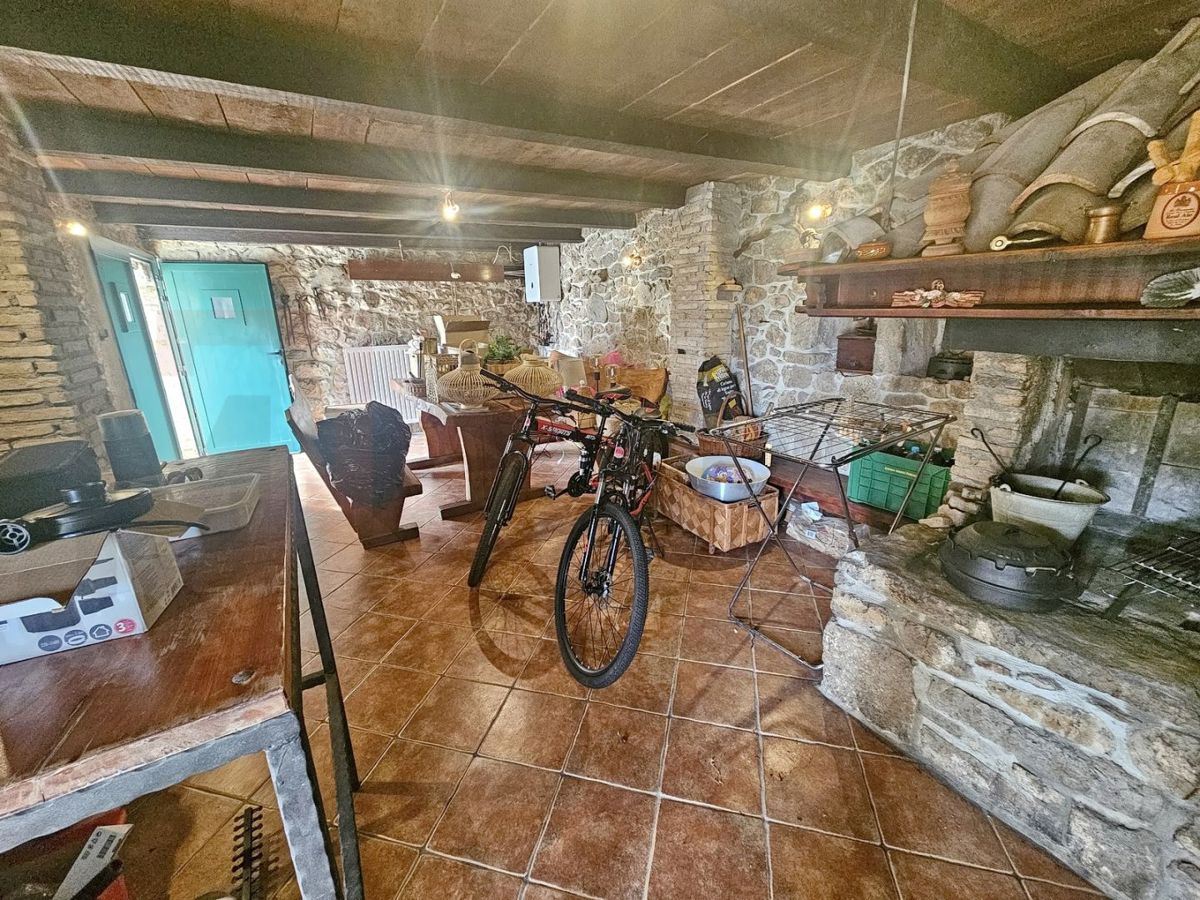 Malinska,  prenovljena kamnita hiša z bazenom!