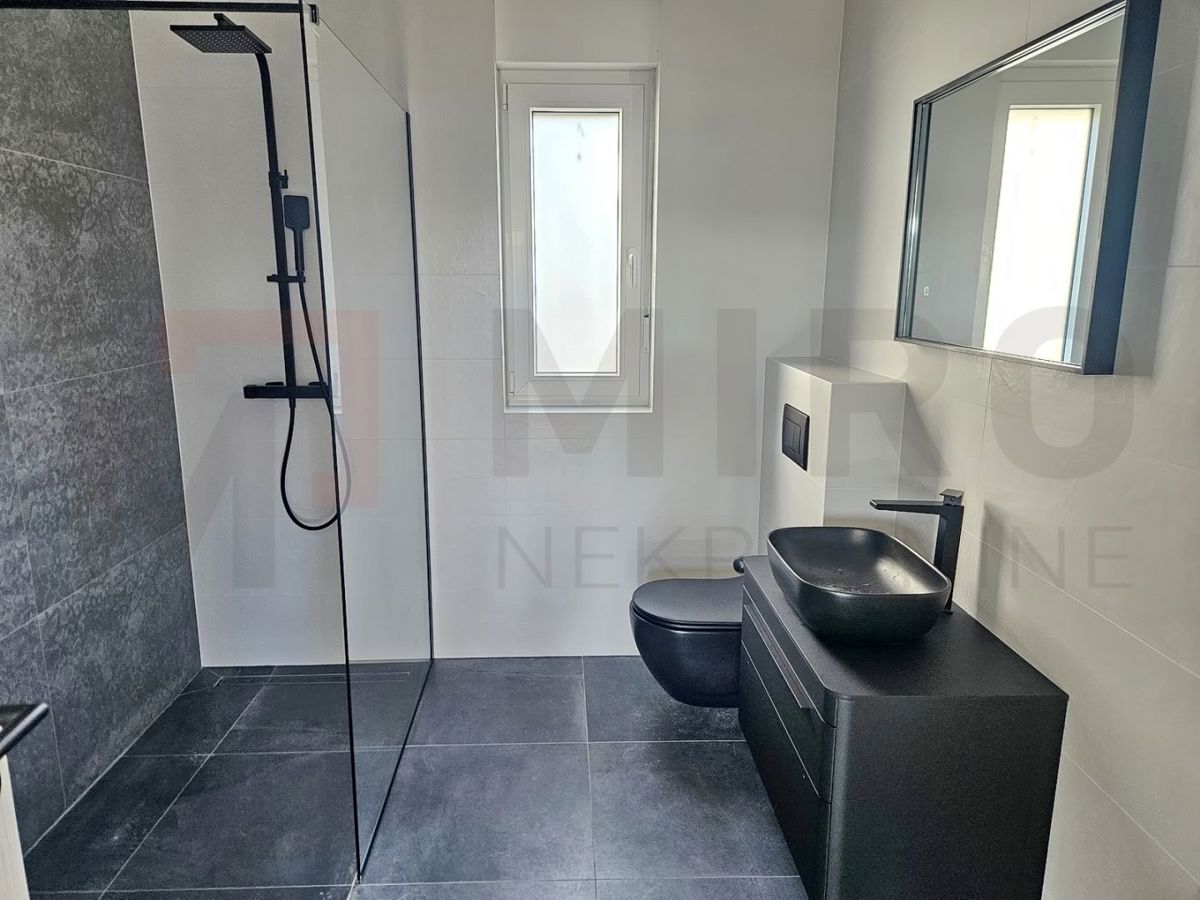 Zaliv Soline, novo stanovanje z odprtim pogledom na morje!