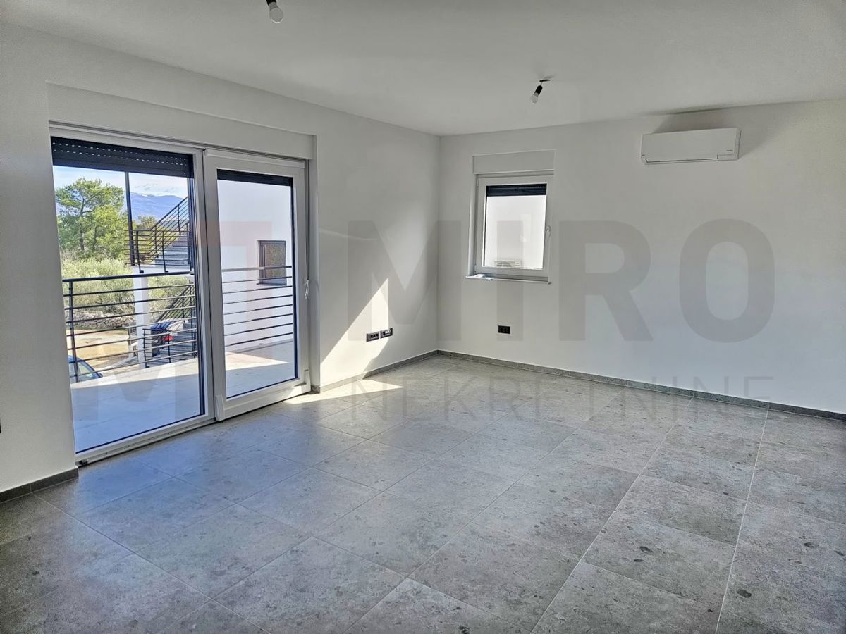 Uvala Soline, novo stanovanje v 1. nadstropju s pogledom na morje!