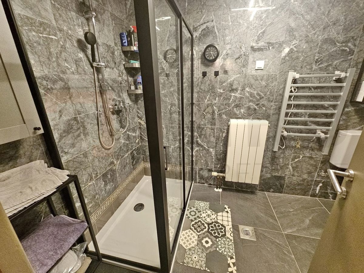 Njivice, enonadstropna hiša z garažo in pogledom na morje!