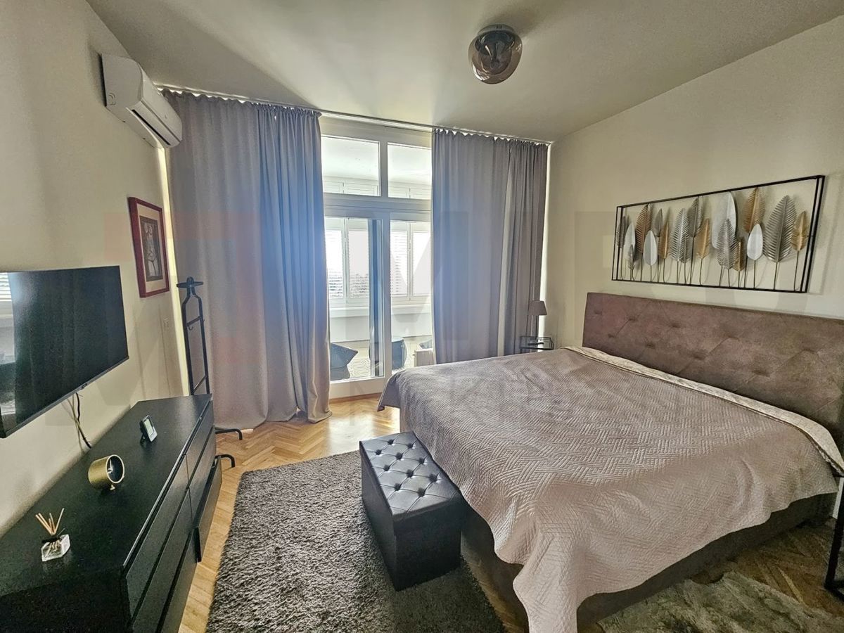 Njivice, enonadstropna hiša z garažo in pogledom na morje!