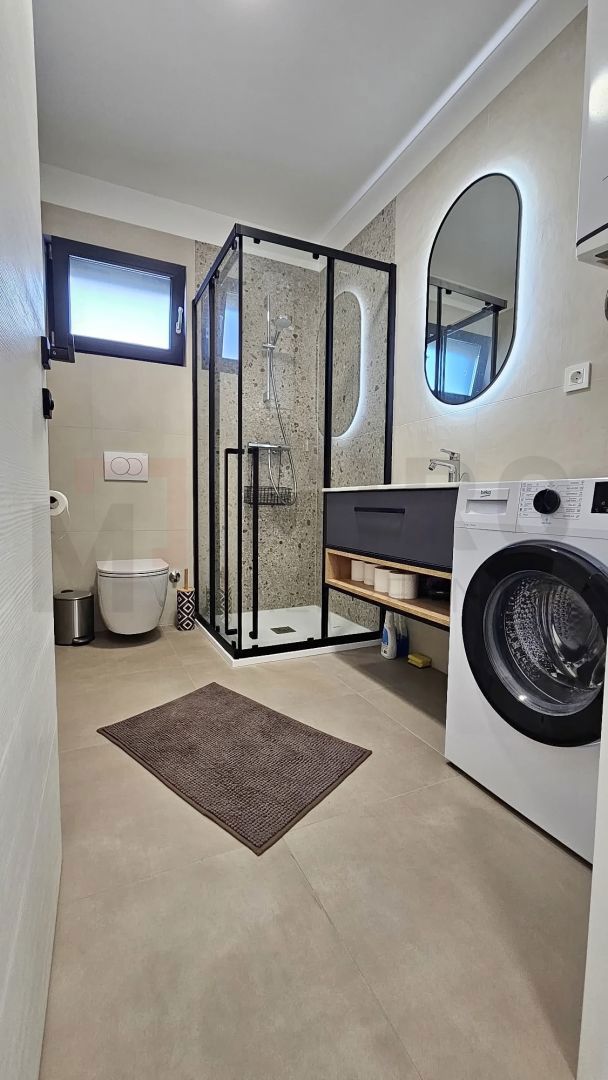 Omišalj, opremljeno trosobno stanovanje v pritličju z vrtom!