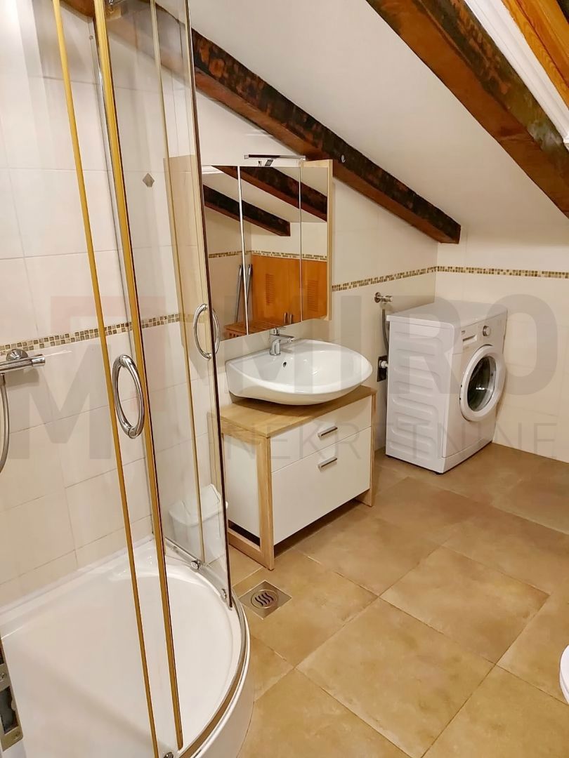 Malinska, dva apartmaja z vrtom na mirni lokaciji!