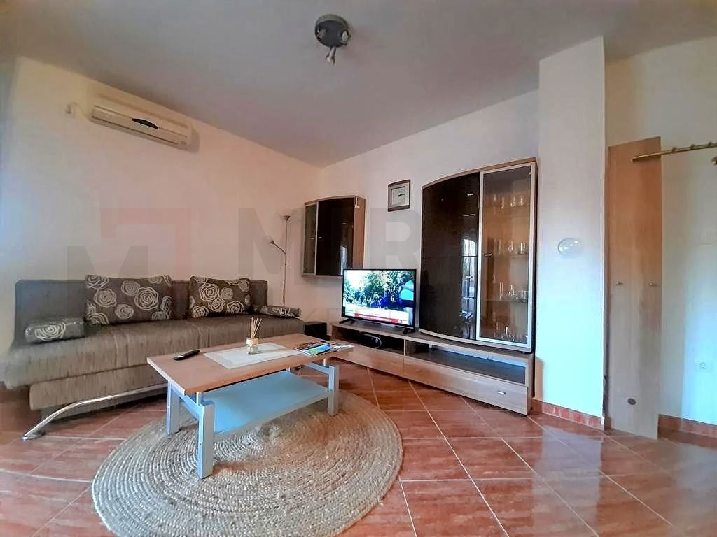 Malinska, dva apartmaja z vrtom na mirni lokaciji!