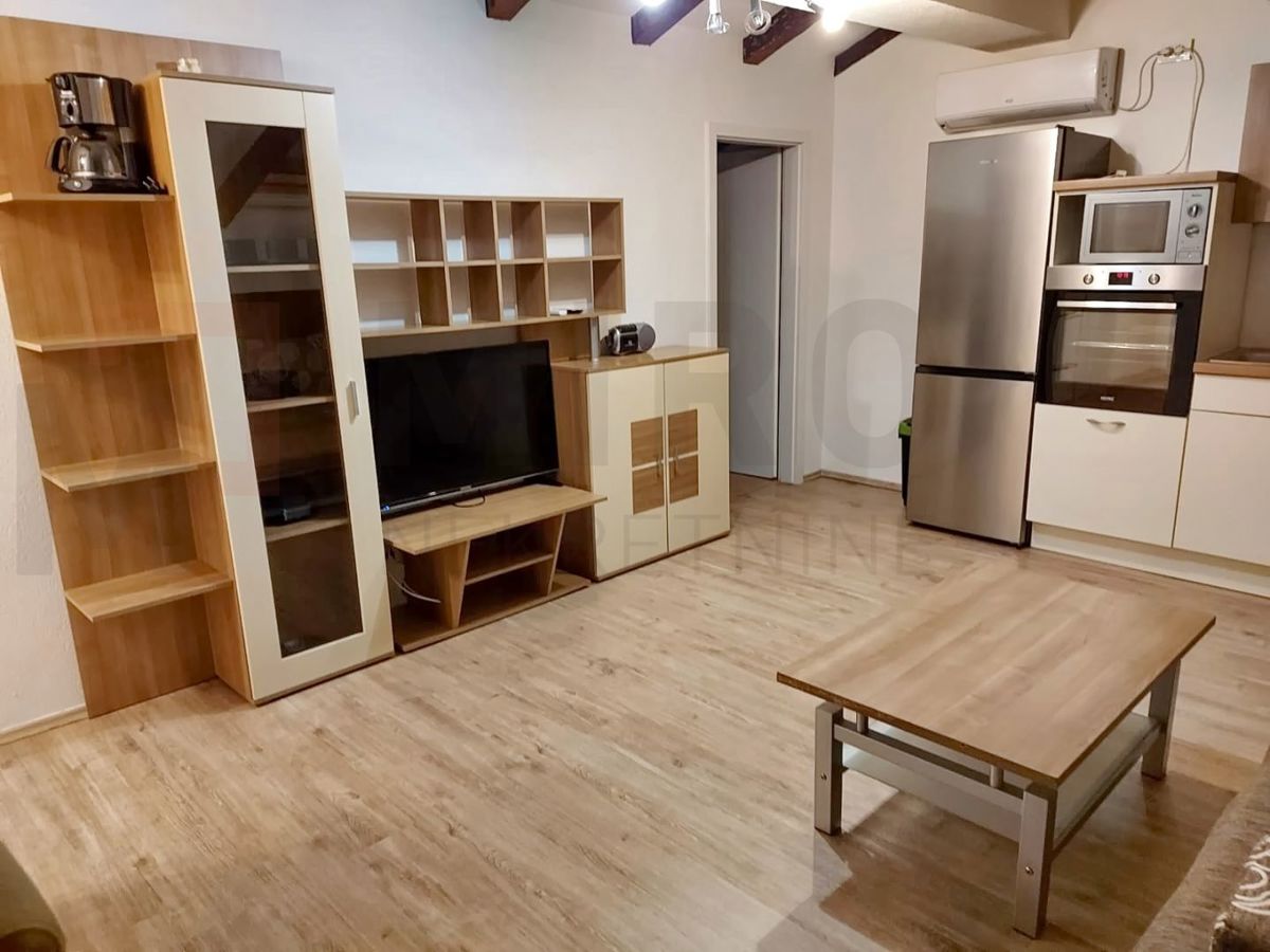 Malinska, dva apartmaja z vrtom na mirni lokaciji!