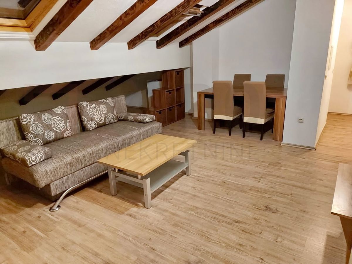 Malinska, dva apartmaja z vrtom na mirni lokaciji!