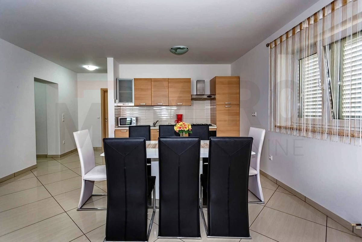 Vrbnik, na novo prenovljen apartma z odprtim pogledom na morje!