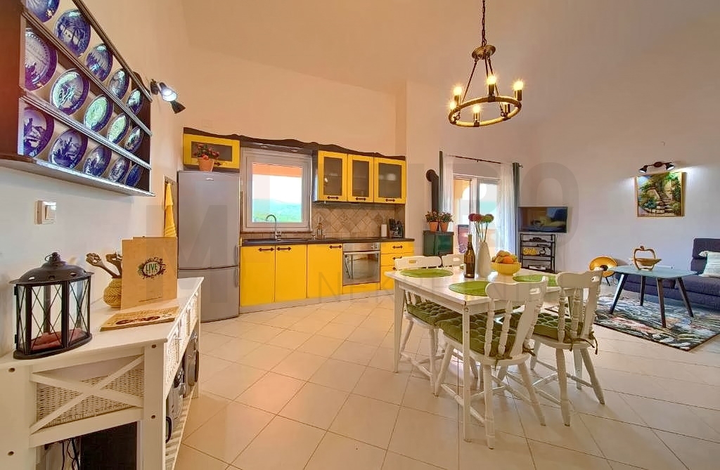 Krk, okolica, opremljen dvosobni apartma z odprtim pogledom na morje