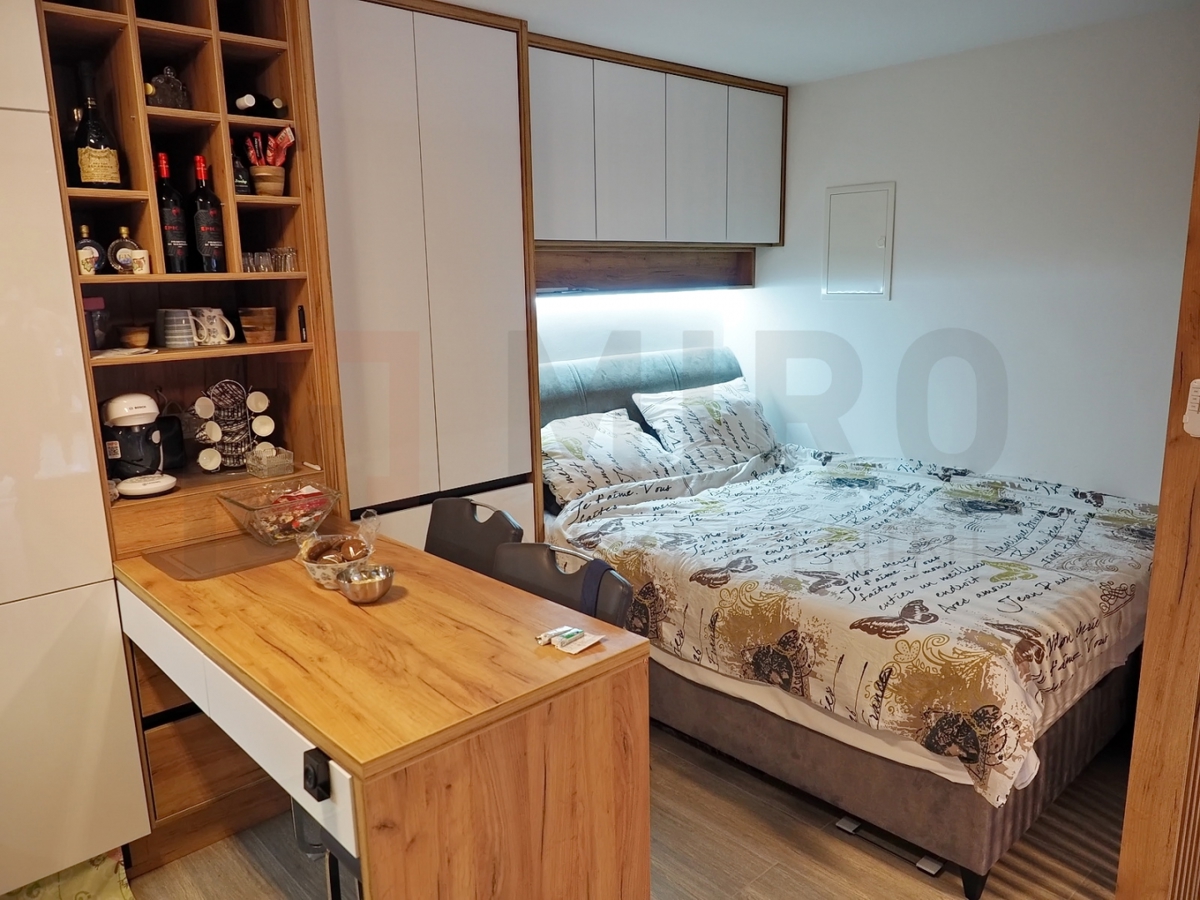 Krk, okolica, 2 apartmaja z vrtom in skupnim bazenom, PRODAJA!