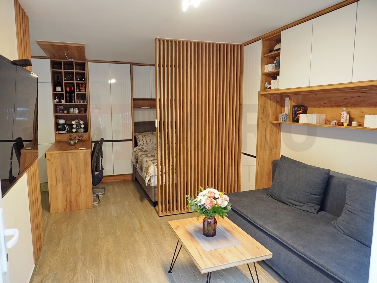 Krk, okolica, 2 apartmaja z vrtom in skupnim bazenom, PRODAJA!