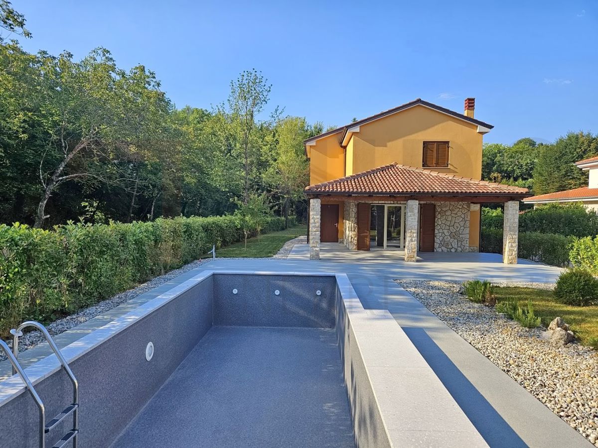 Uvala Soline, samostojna hiša z bazenom in vrtom, PRODAJA!