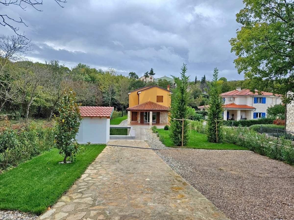 Uvala Soline, samostojna hiša z bazenom in vrtom, PRODAJA!