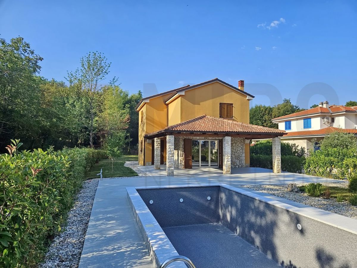Uvala Soline, samostojna hiša z bazenom in vrtom, PRODAJA!