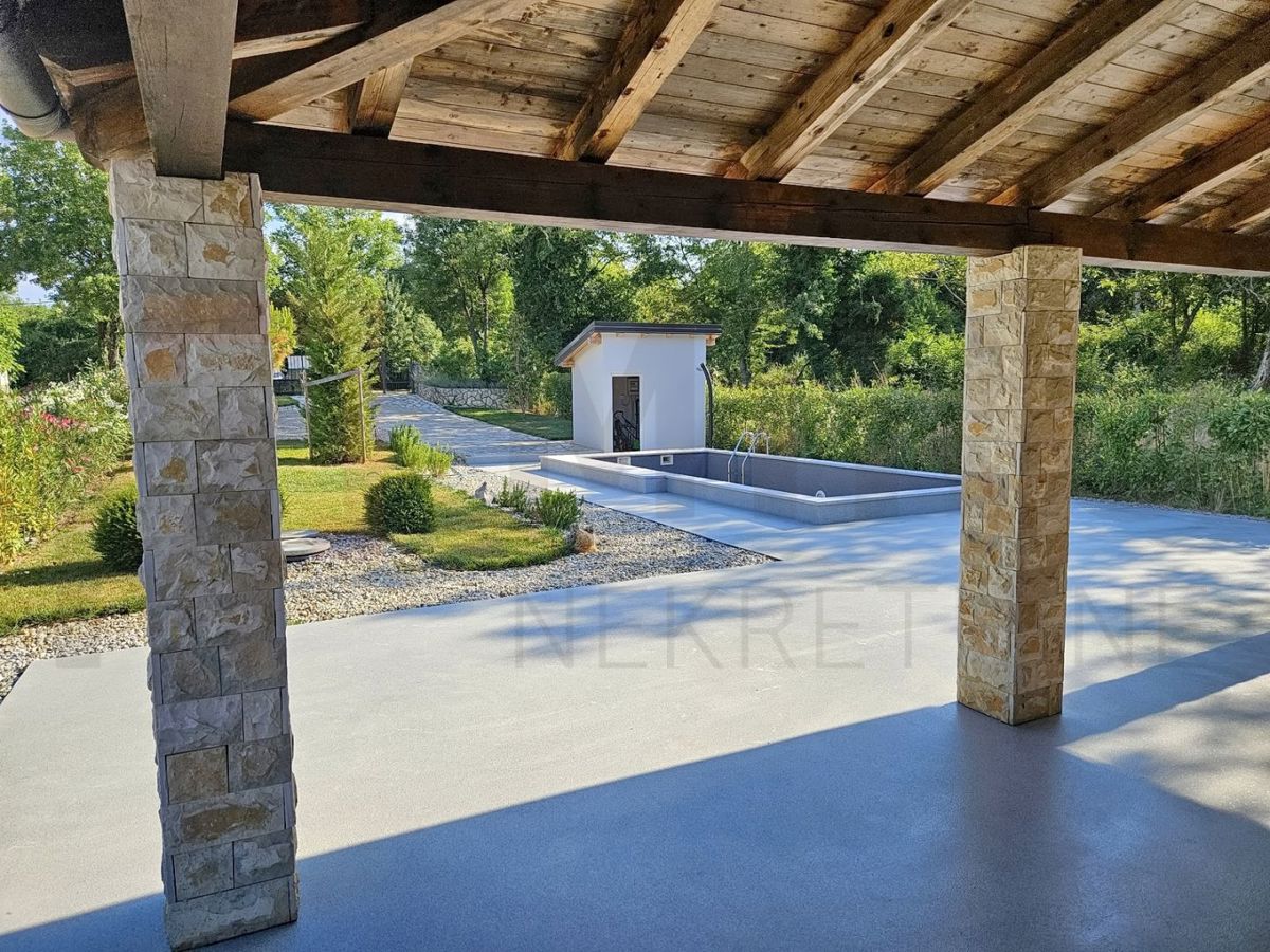 Uvala Soline, samostojna hiša z bazenom in vrtom, PRODAJA!