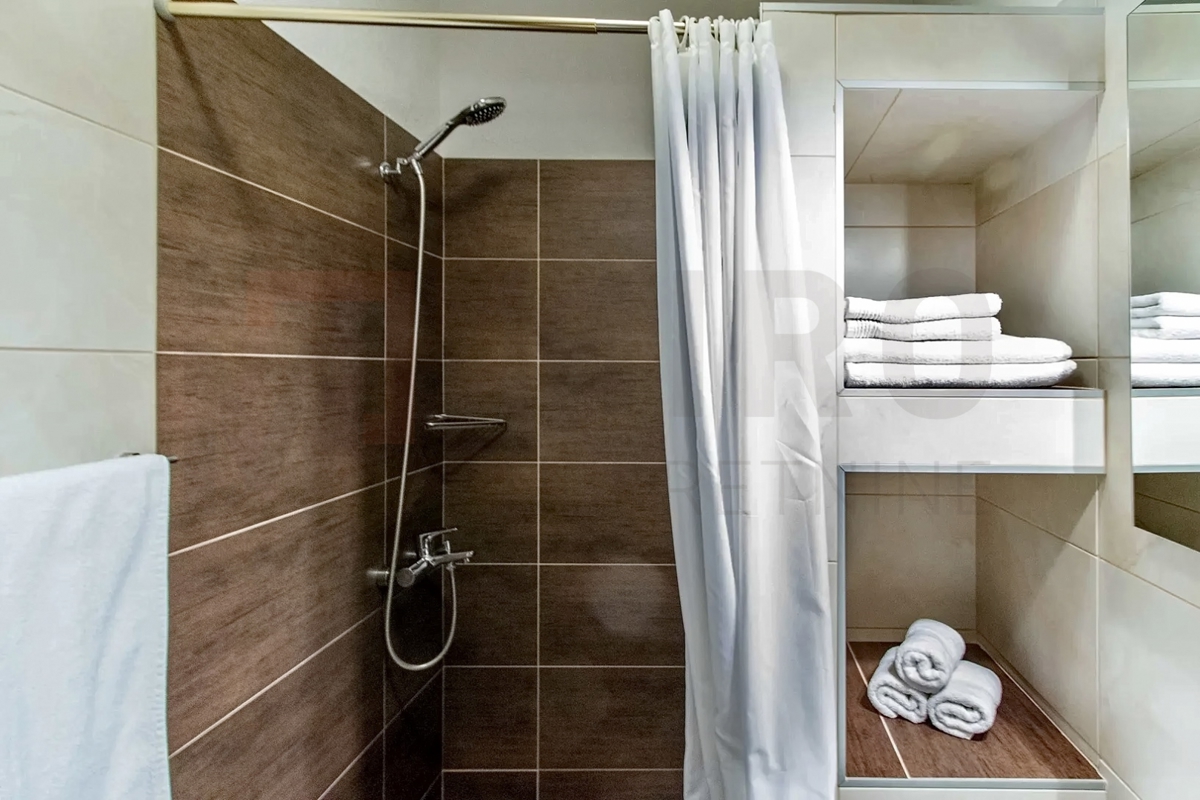 Punat, apartmajska hiša z bazenom, 1. red do morja, PRODAJA!