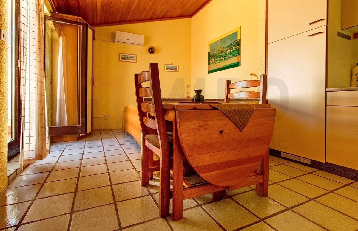Punat, apartmajska hiša z bazenom, 1. red do morja, PRODAJA!