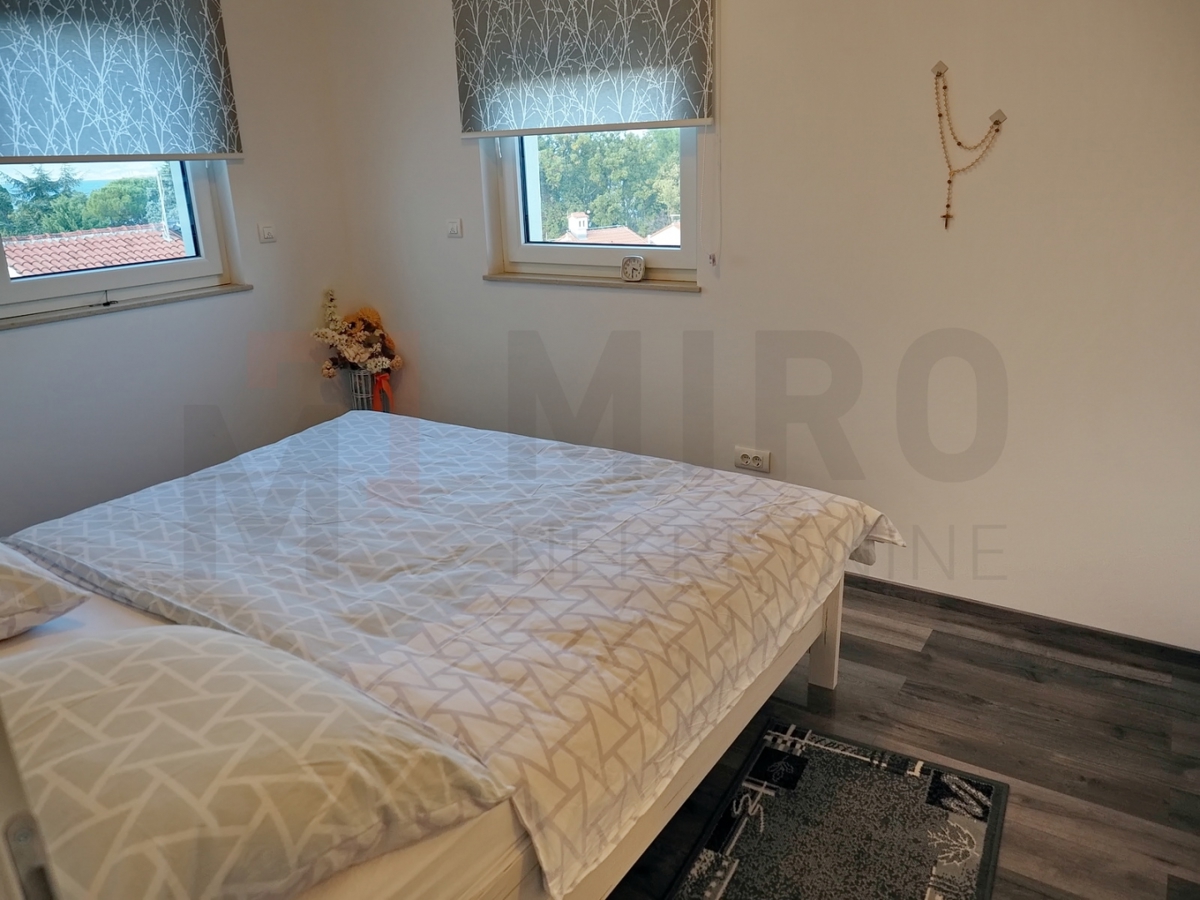 Malinska, luksuzni penthouse z dvigalom na odlični lokaciji 100m od morja