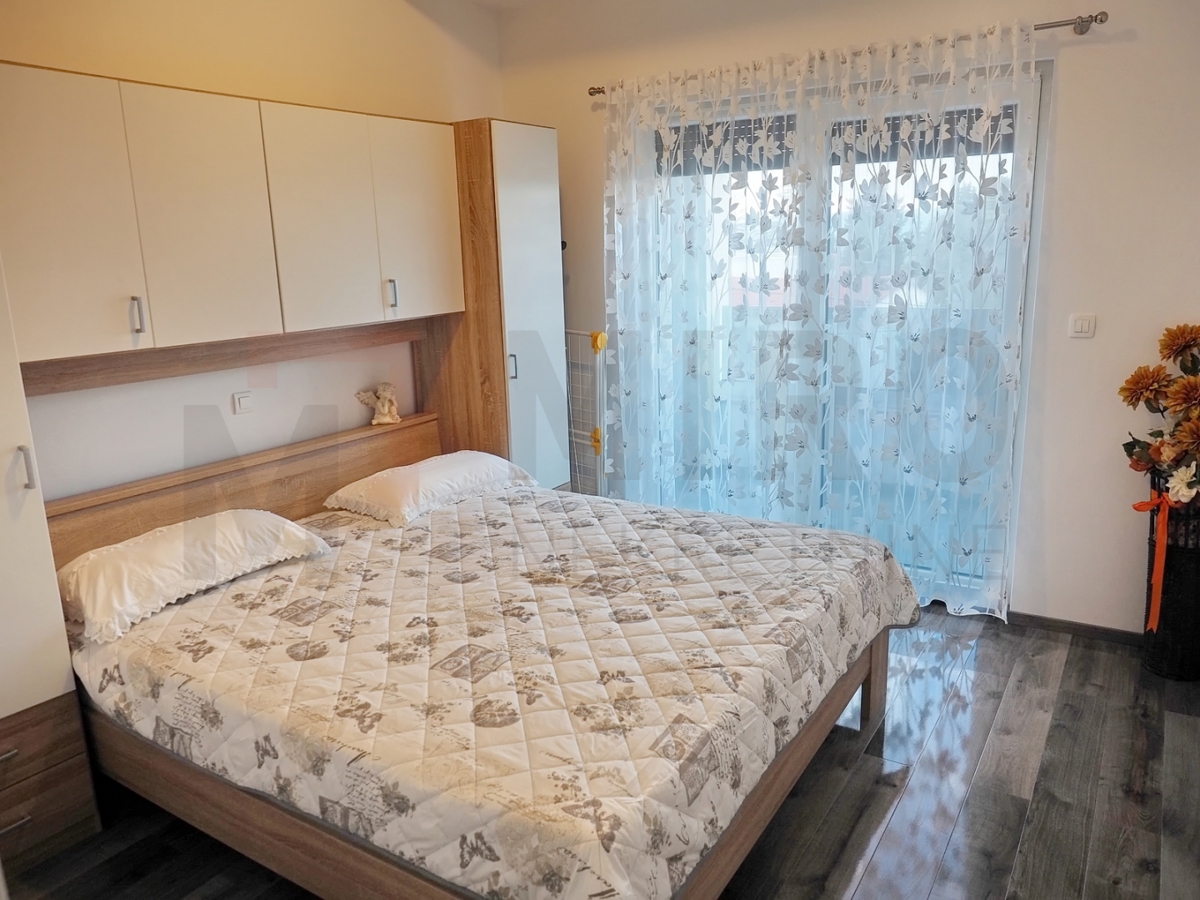 Malinska, luksuzni penthouse z dvigalom na odlični lokaciji 100m od morja