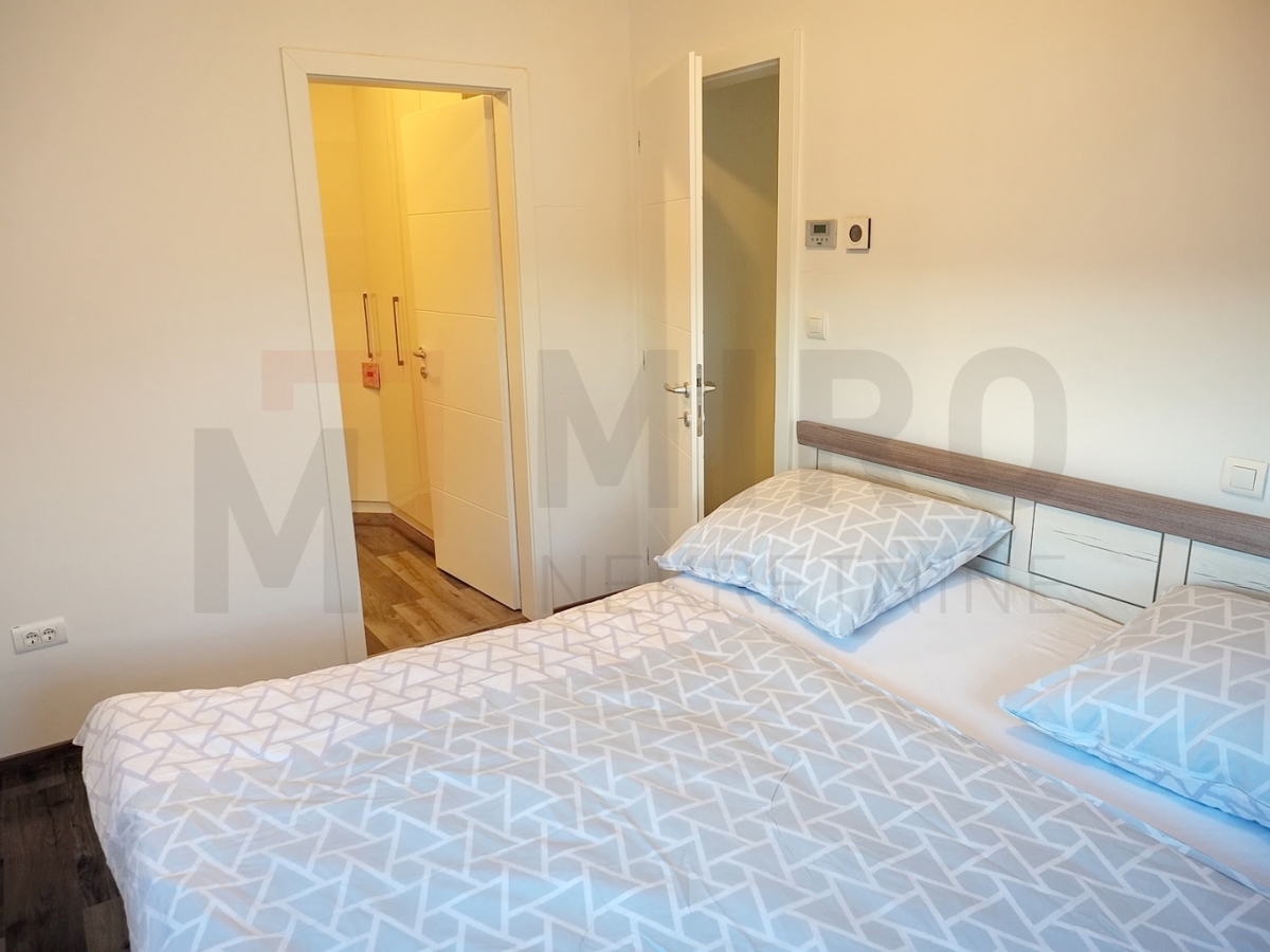 Malinska, luksuzni penthouse z dvigalom na odlični lokaciji 100m od morja
