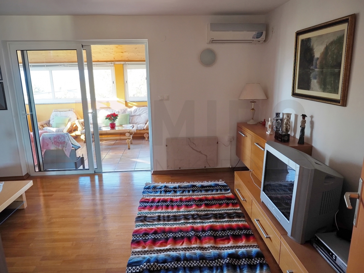 Malinska, dvojček na odlični lokaciji 80m od morja, PRODAJA!