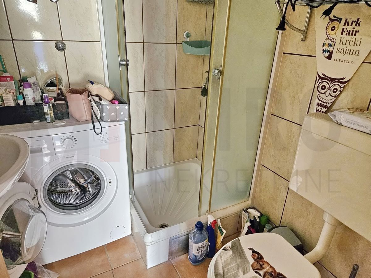Malinska, okolica, dvojček z več stanovanjskimi enotami, PRODAJA!