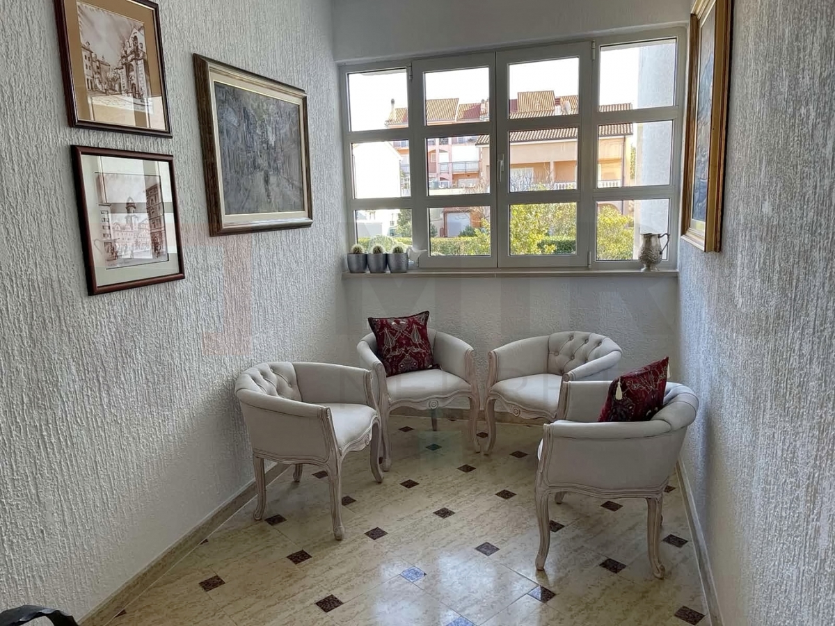 Malinska, apartmajska hiša z bazenom, PRODAJA!