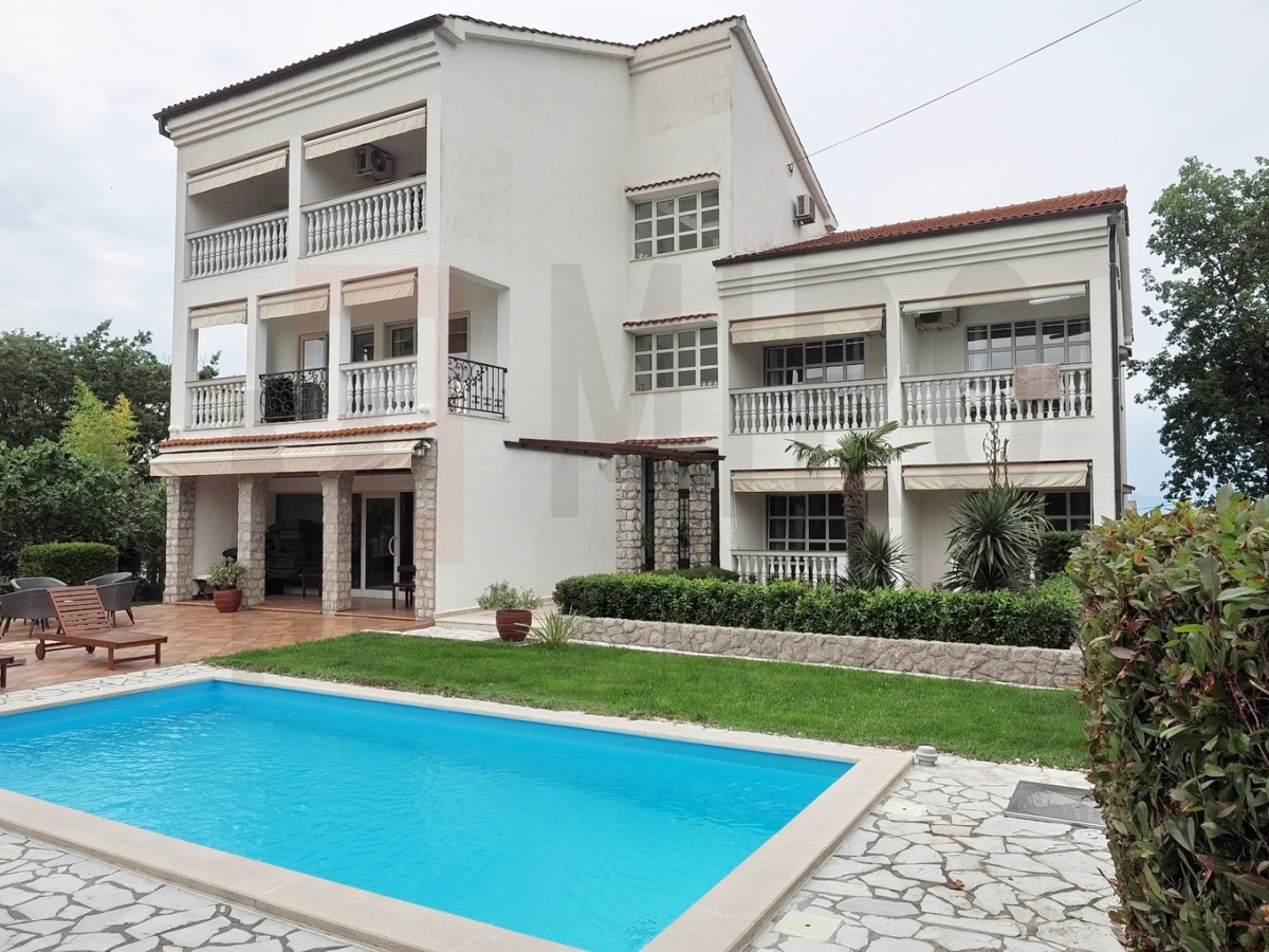 Malinska, apartmajska hiša z bazenom, PRODAJA!