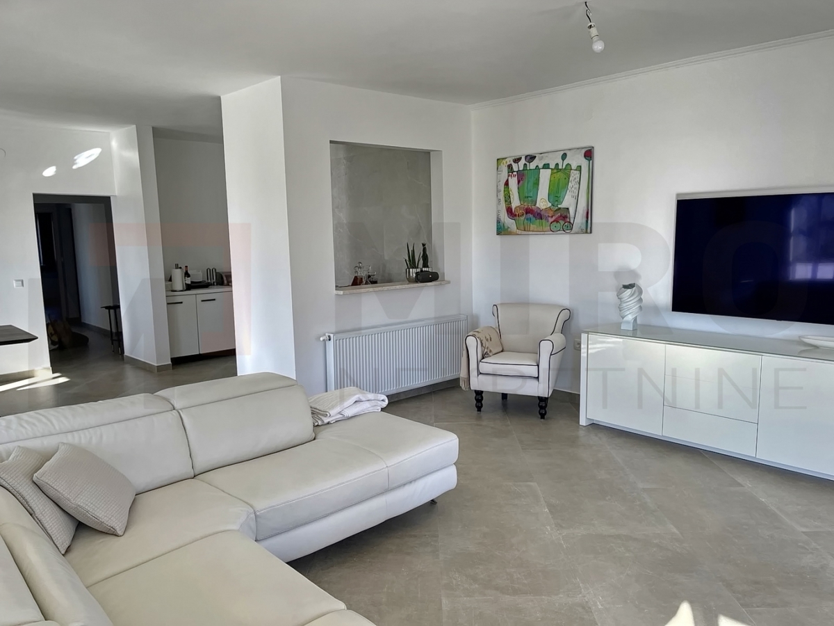 Malinska, apartmajska hiša z bazenom, PRODAJA!