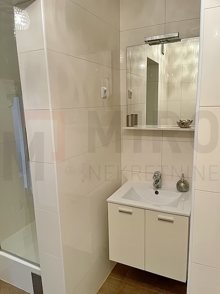 Malinska, apartmajska hiša z bazenom, PRODAJA!