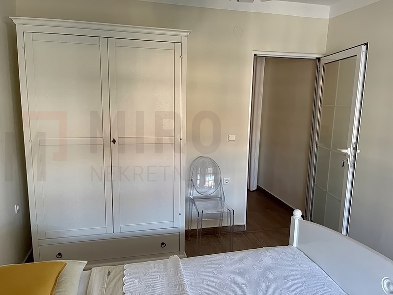 Malinska, apartmajska hiša z bazenom, PRODAJA!