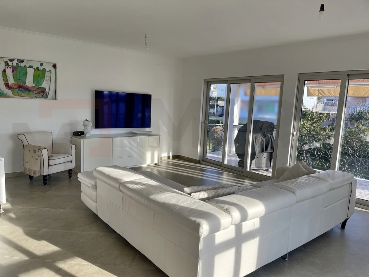 Malinska, apartmajska hiša z bazenom, PRODAJA!