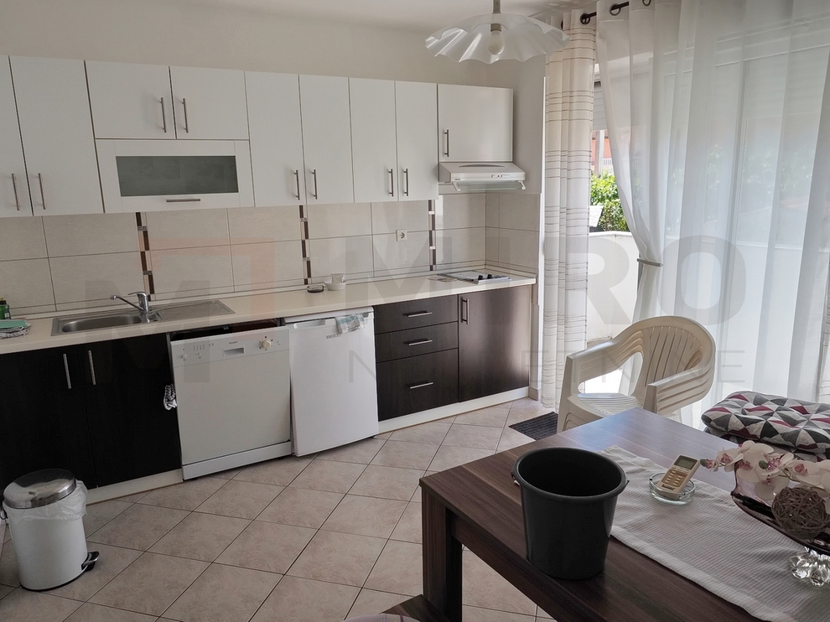Malinska, hiša s 5 apartmaji na odlični lokaciji!